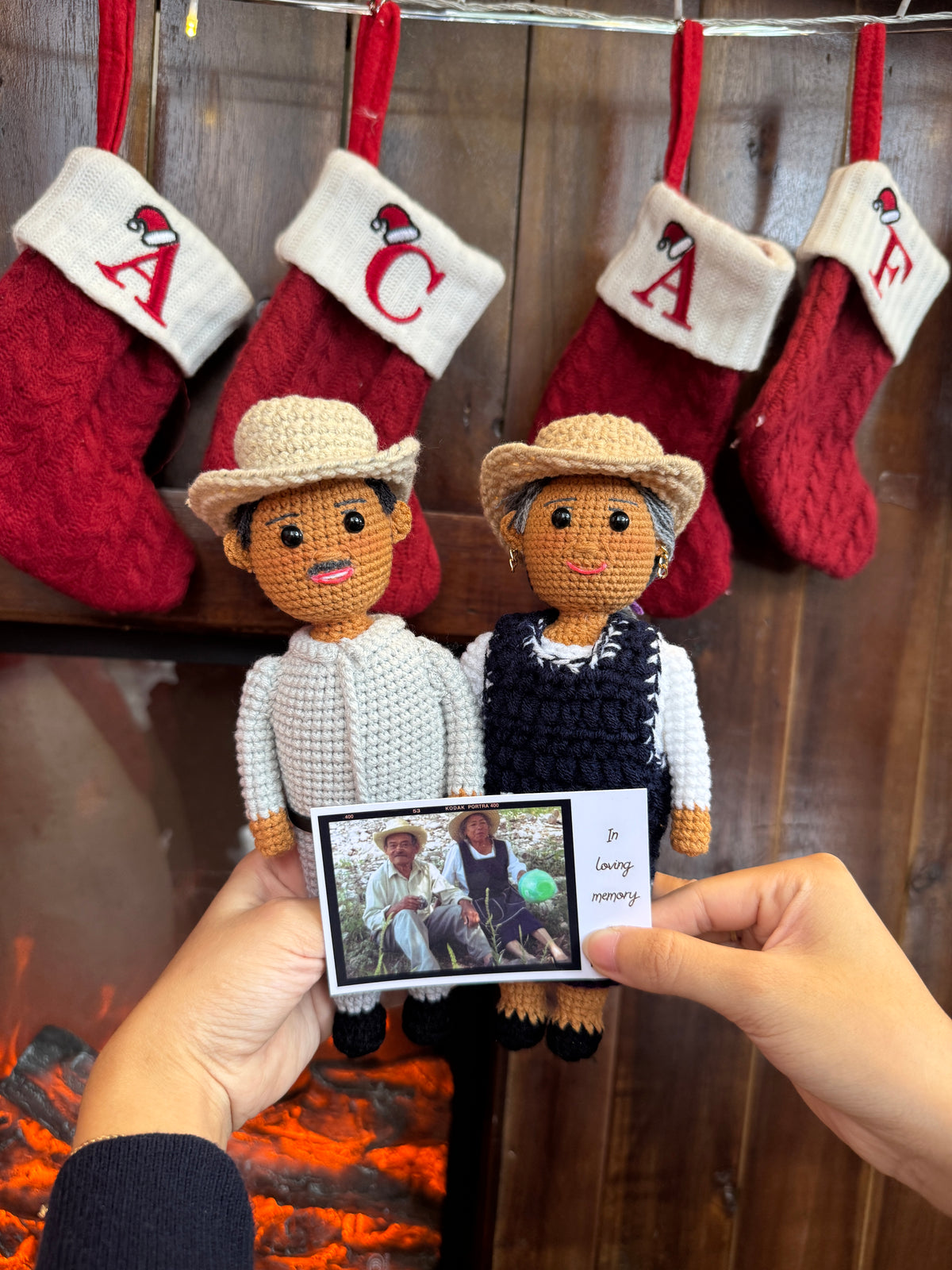Tranquil - Muñecos de ganchillo personalizados para parejas con tarjeta fotográfica